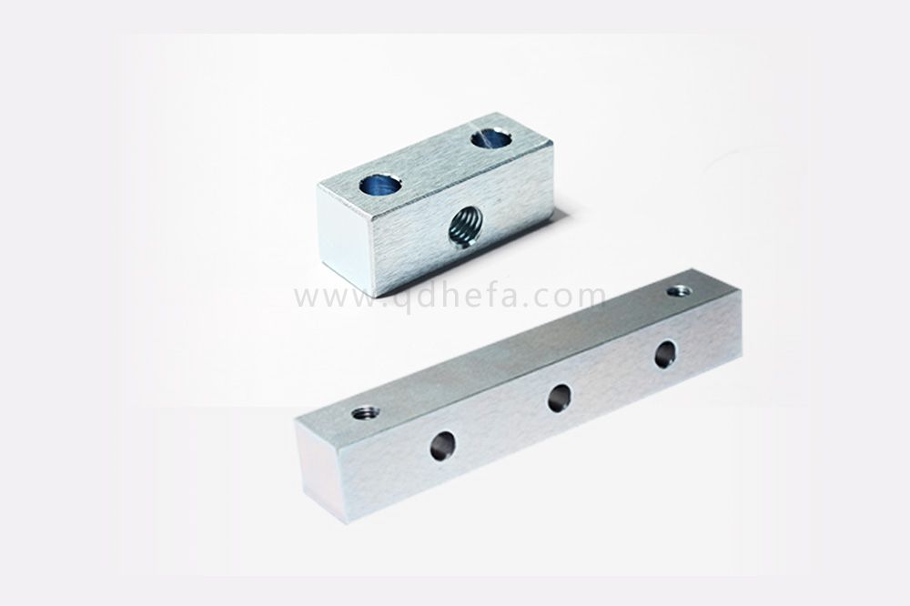 What are the requirements for precision machining of parts?